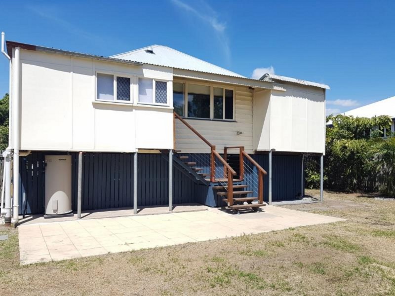 8 Thornton Street, Park Avenue QLD 4701